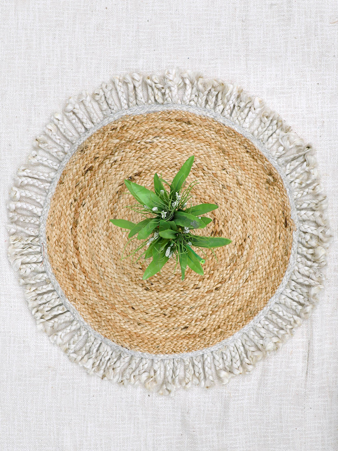 Art Avenue Outline Brown Round Jute Rug