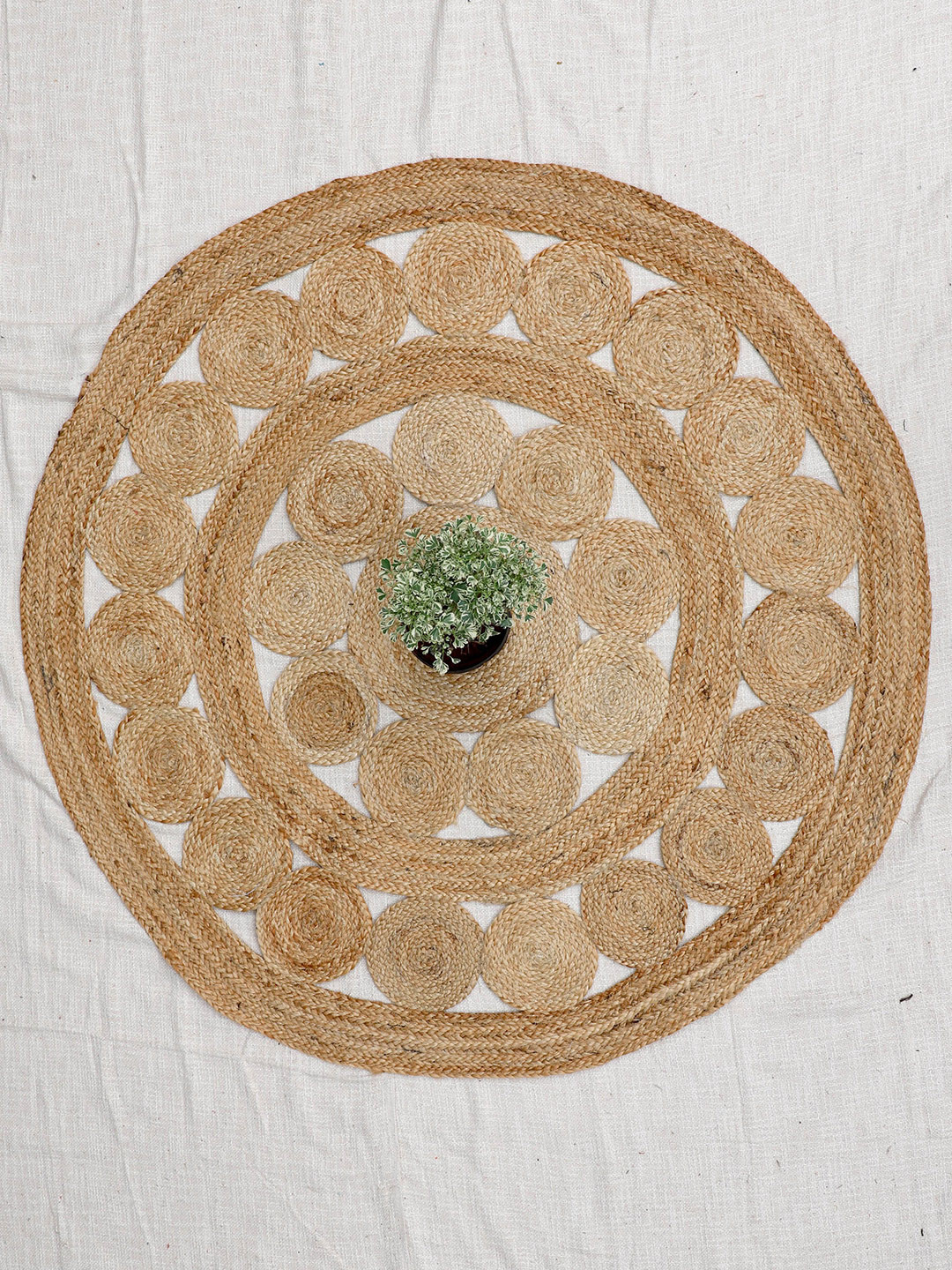Art Avenue SIMPLEST Beige Self-Designed Jute Round Rug
