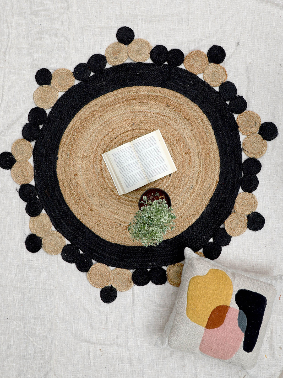 Art Avenue SMALLER Brown Round Jute Rug