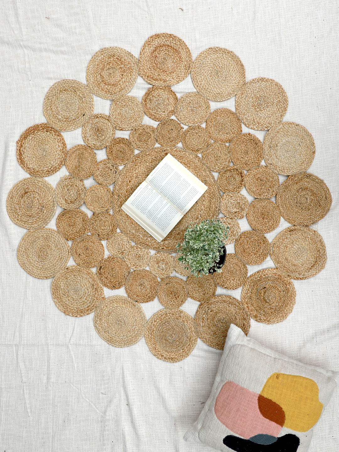 Art Avenue SIMPLER Brown & Beige Woven Design Jute Circular Carpet