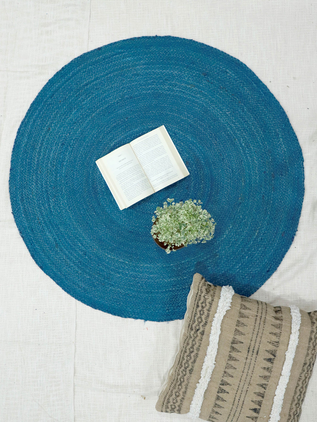 Art Avenue Blue & Teal Woven Design Jute Circular Rug