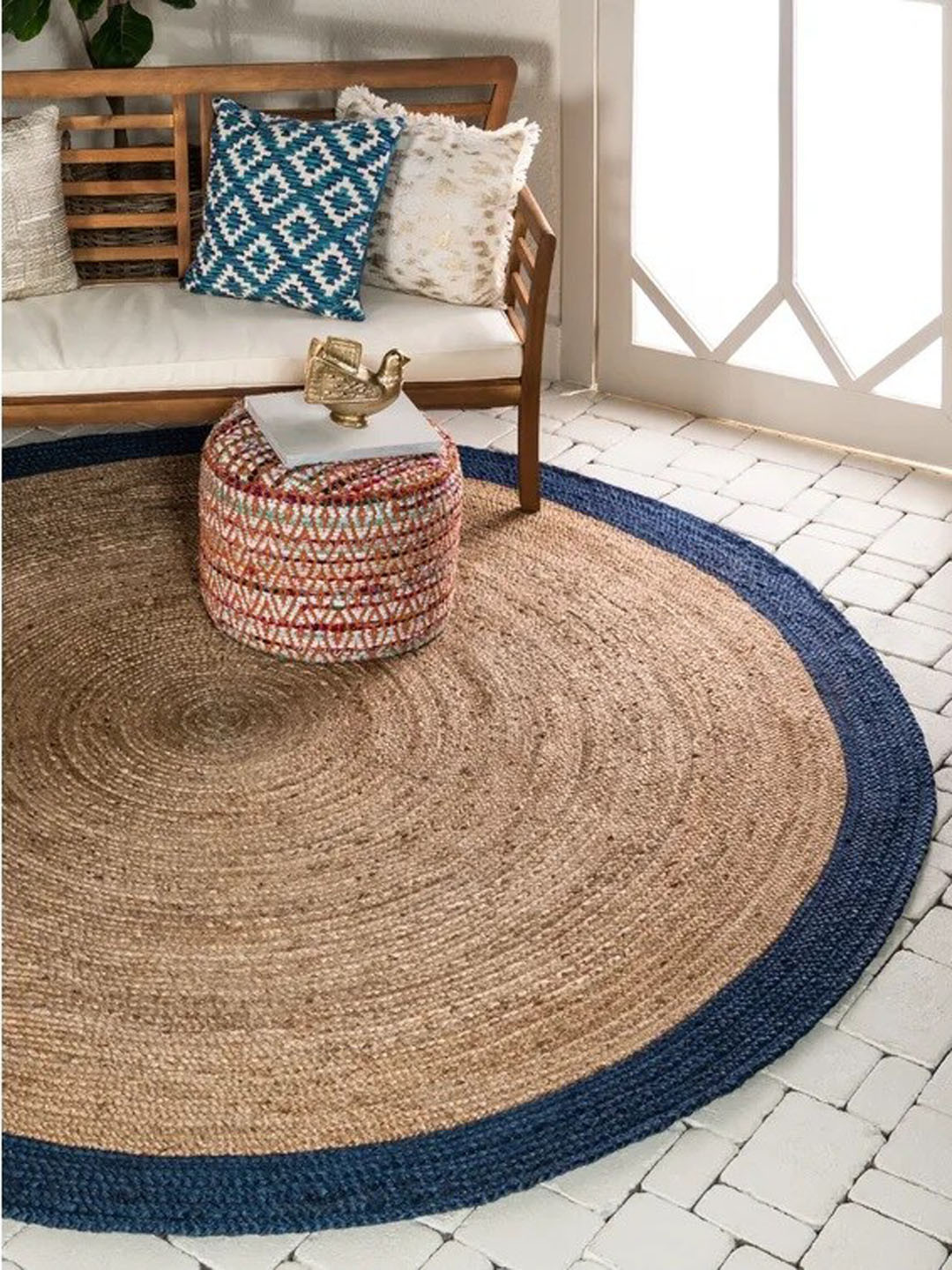 Art Avenue Vaghinag Brown Round Jute Rug
