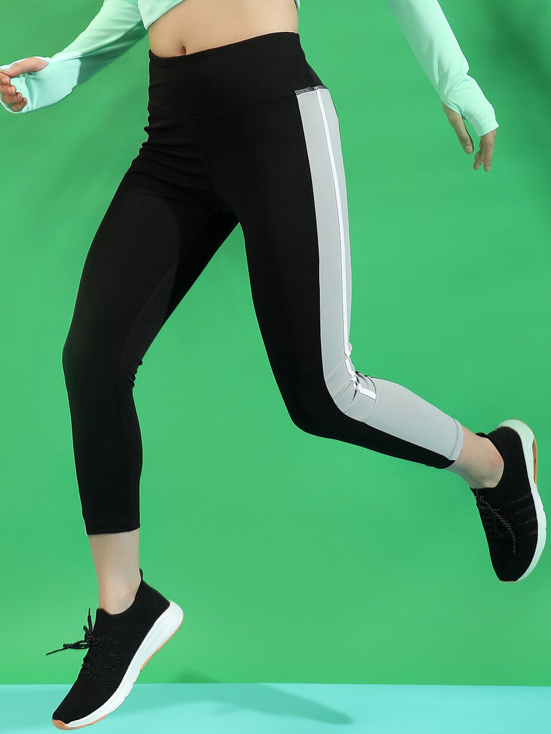 Campus Sutra Women Black & Grey Colourblocked Ankle Length Tights