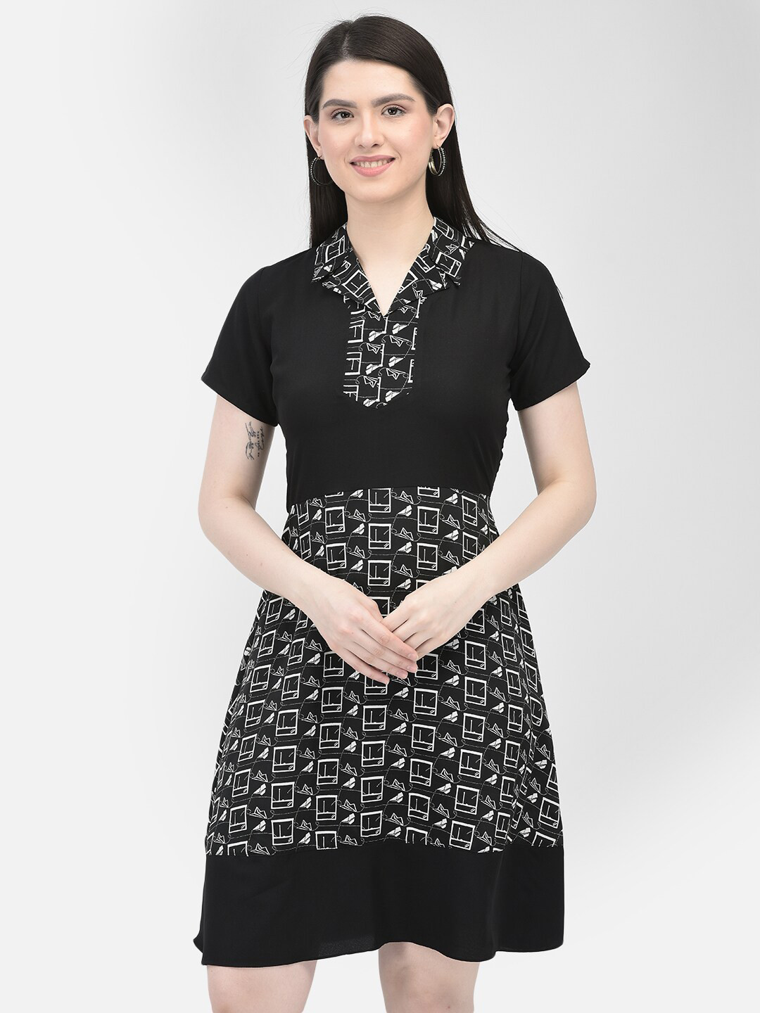 Eavan Geometric Printed V-Neck A-Line Dress