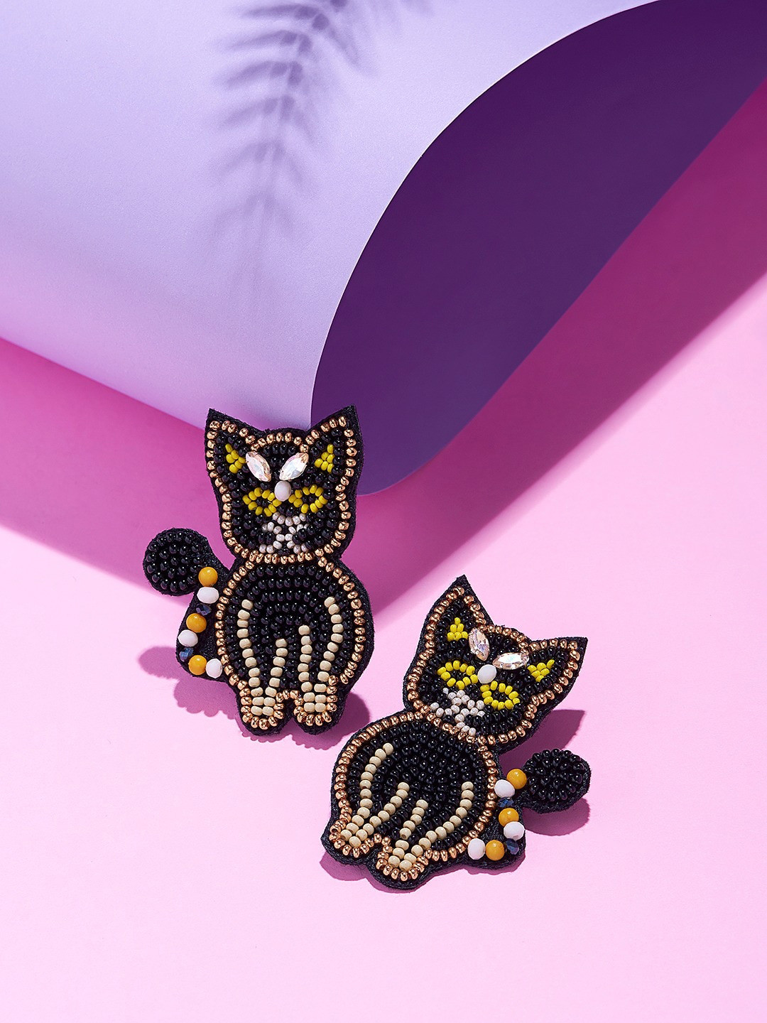 AMI Cat Shaped Studs Earrings