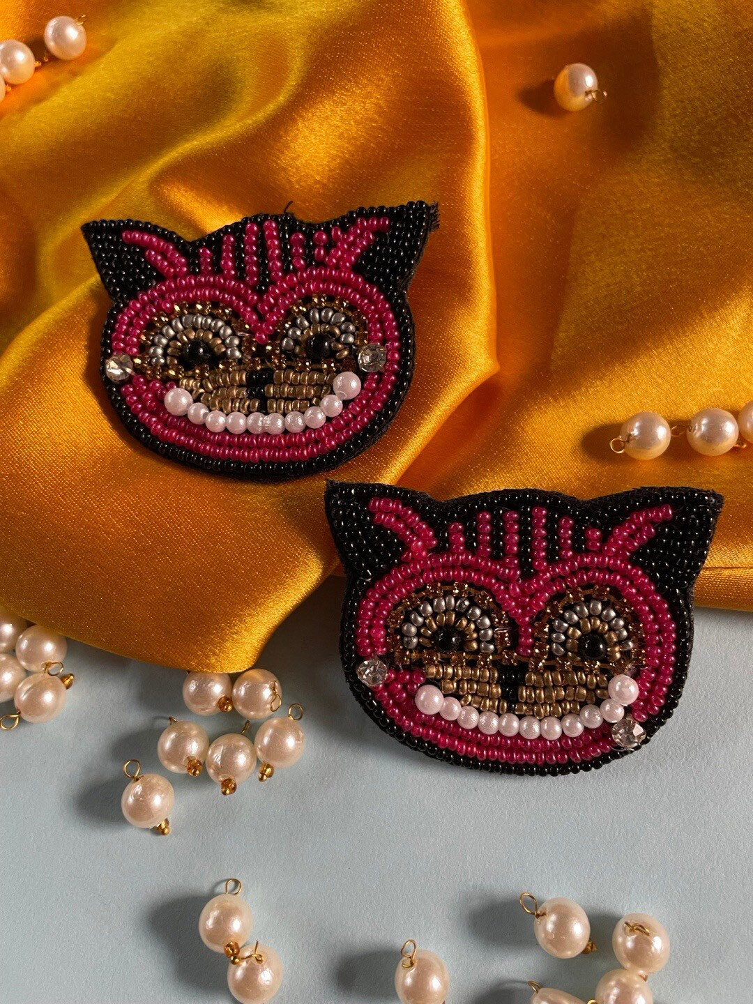 Digital Dress Room Animal Shape Beaded Studs Earrings