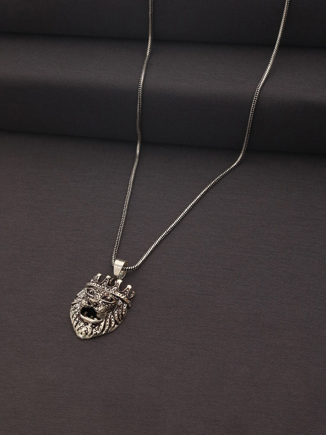 Priyaasi Men Lion Silver-Plated Crowned King Lion Pendant Chain