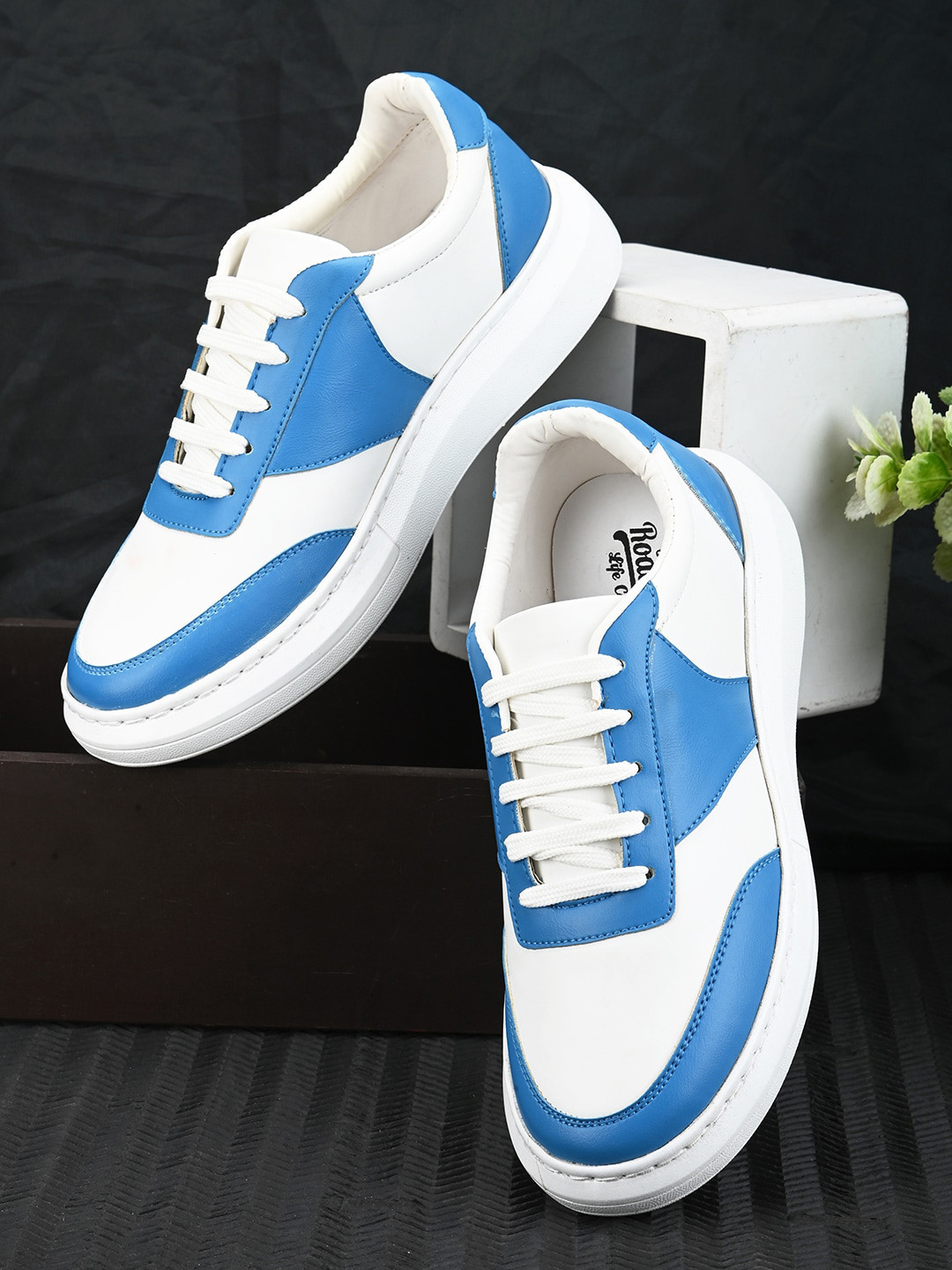 Roadster Men White & Blue Colourblocked Comfort Insole Basics Sneakers