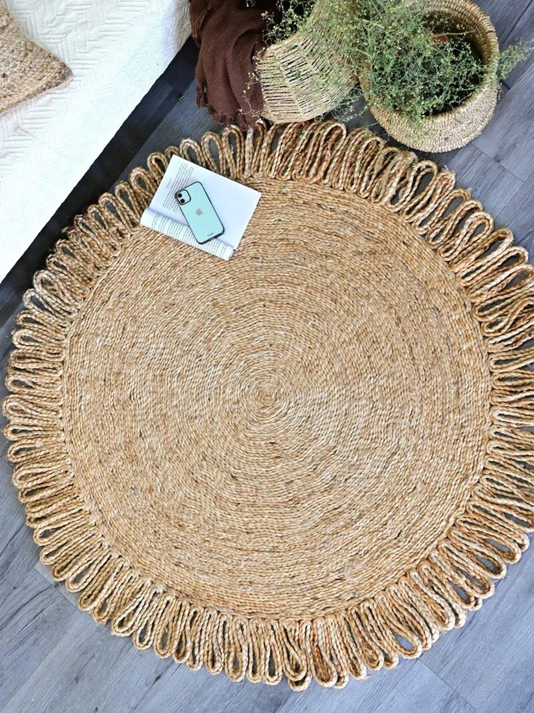 Art Avenue Desire Brown Braided Round Jute Carpet