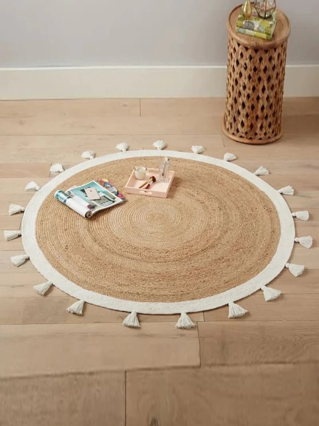 Art Avenue Astro Beige & White Self-Designed Jute Round Carpet