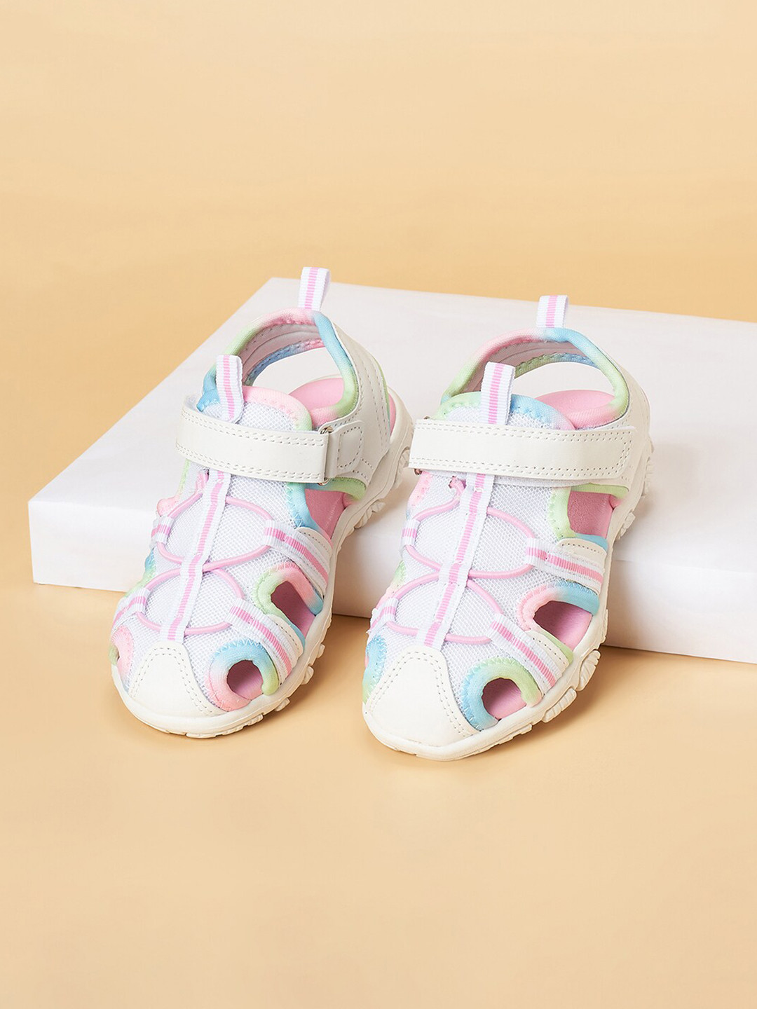 Pantaloons Junior Girls Textured Cut-Out Round Toe Flats