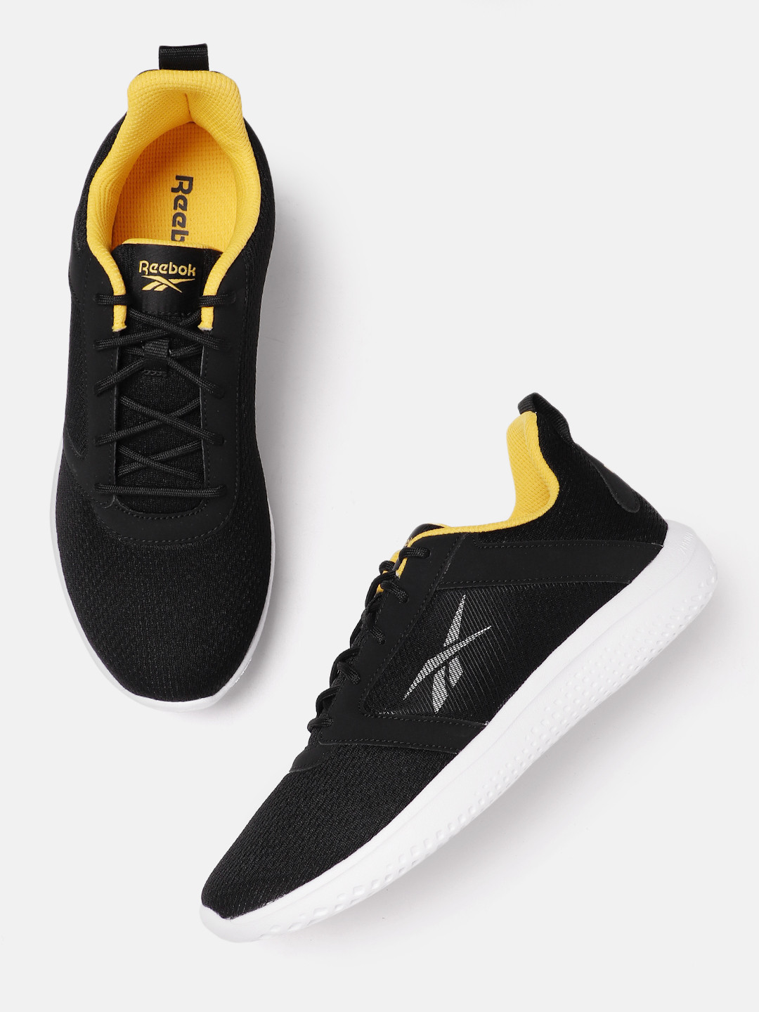 Reebok Men Woven Design Run Phenom Shoes