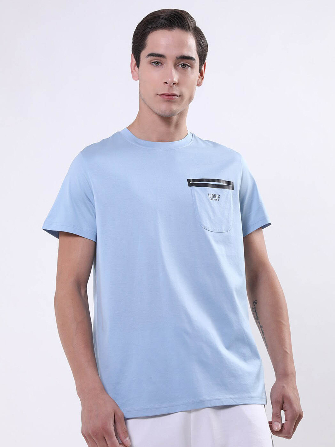 Iconic Men Blue Solid Round Neck Pure Cotton T-shirt