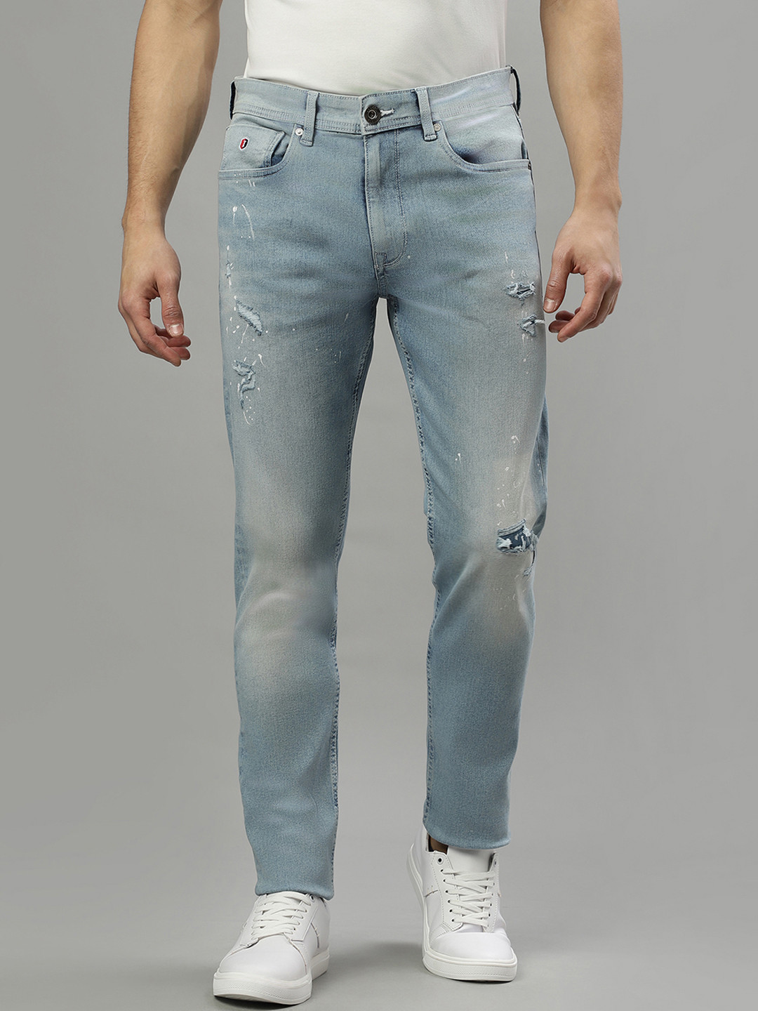 Iconic Men Slim Fit Mildly Distressed Heavy Fade Jeans