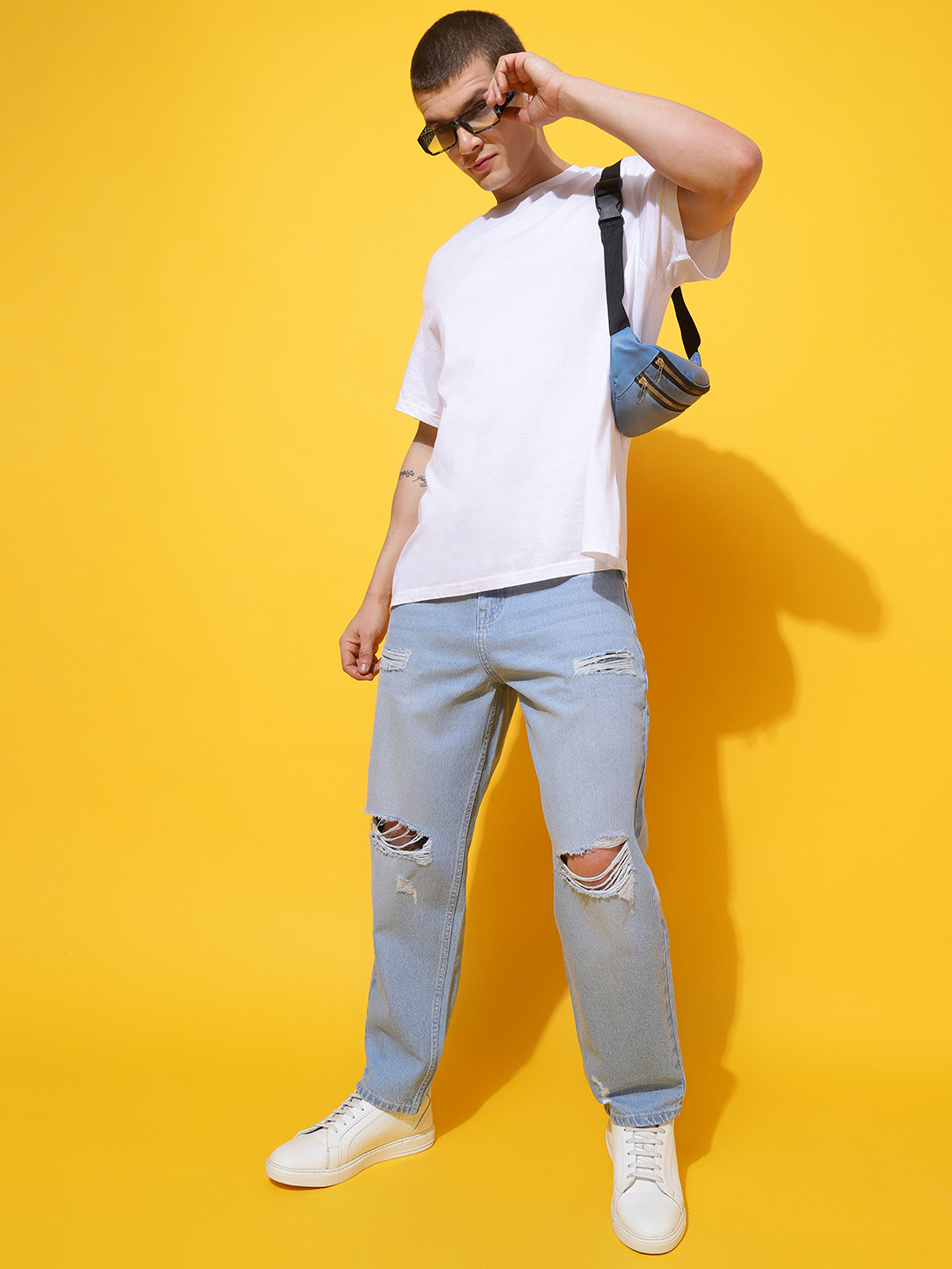 Belliskey Men Slouchy Fit Highly Slash Knee Stretchable Jeans