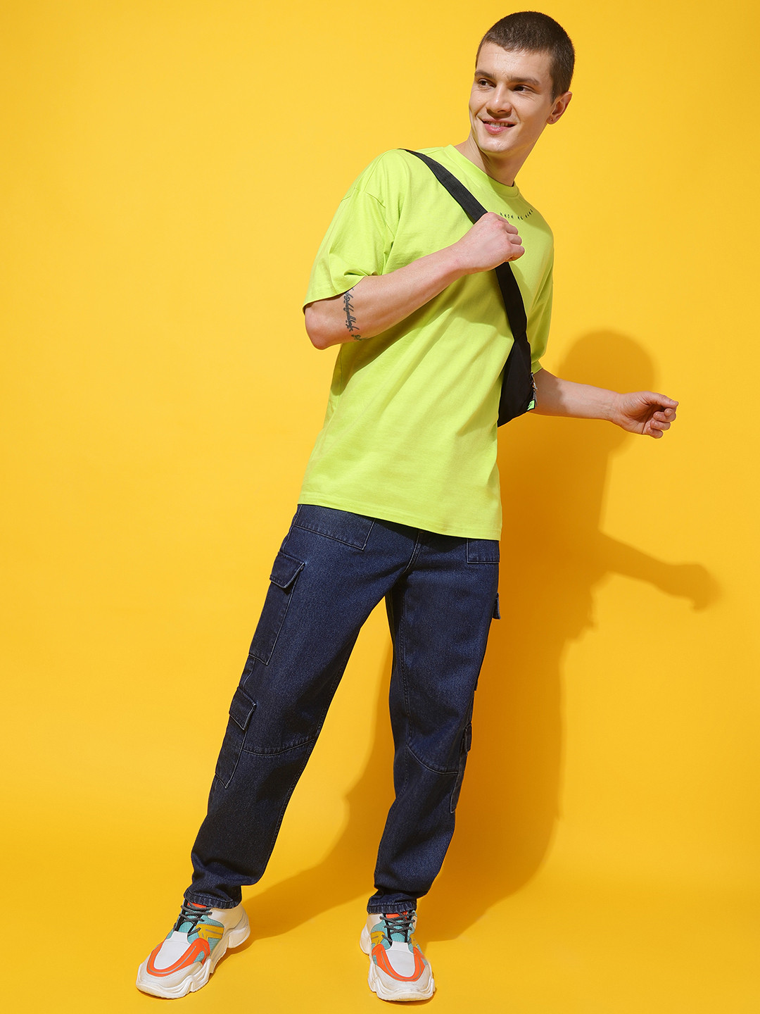 Belliskey Men Relaxed Fit Clean Look Cotton Cargo Jeans