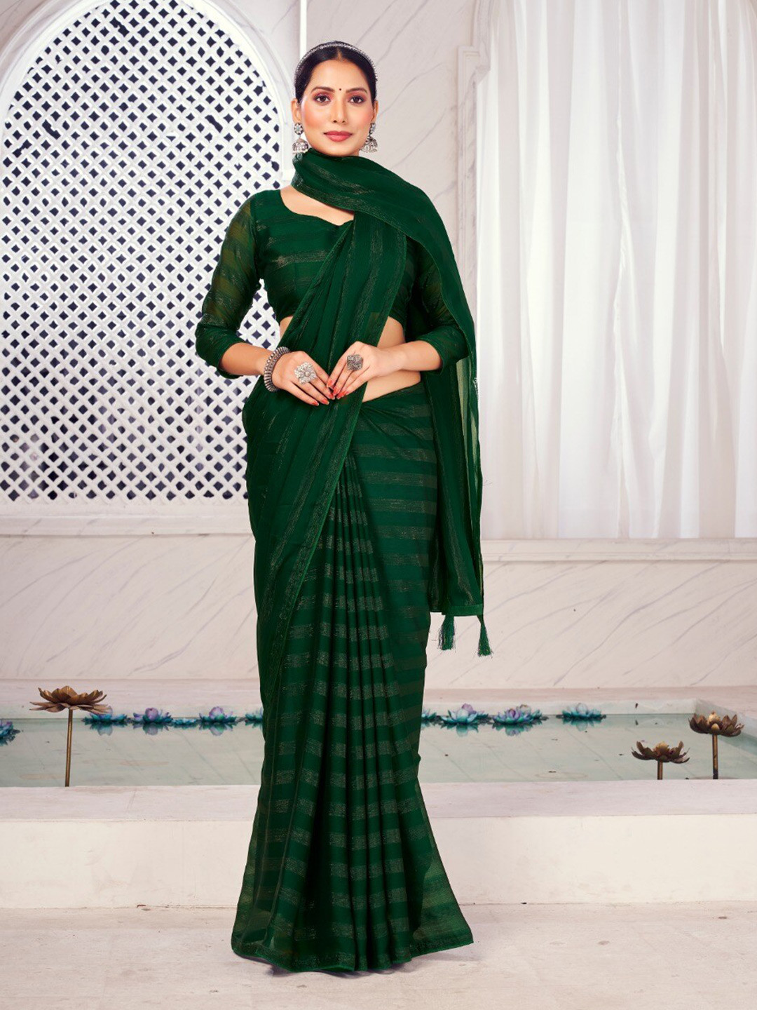 FLOURIOUS Striped Pure Chiffon Saree