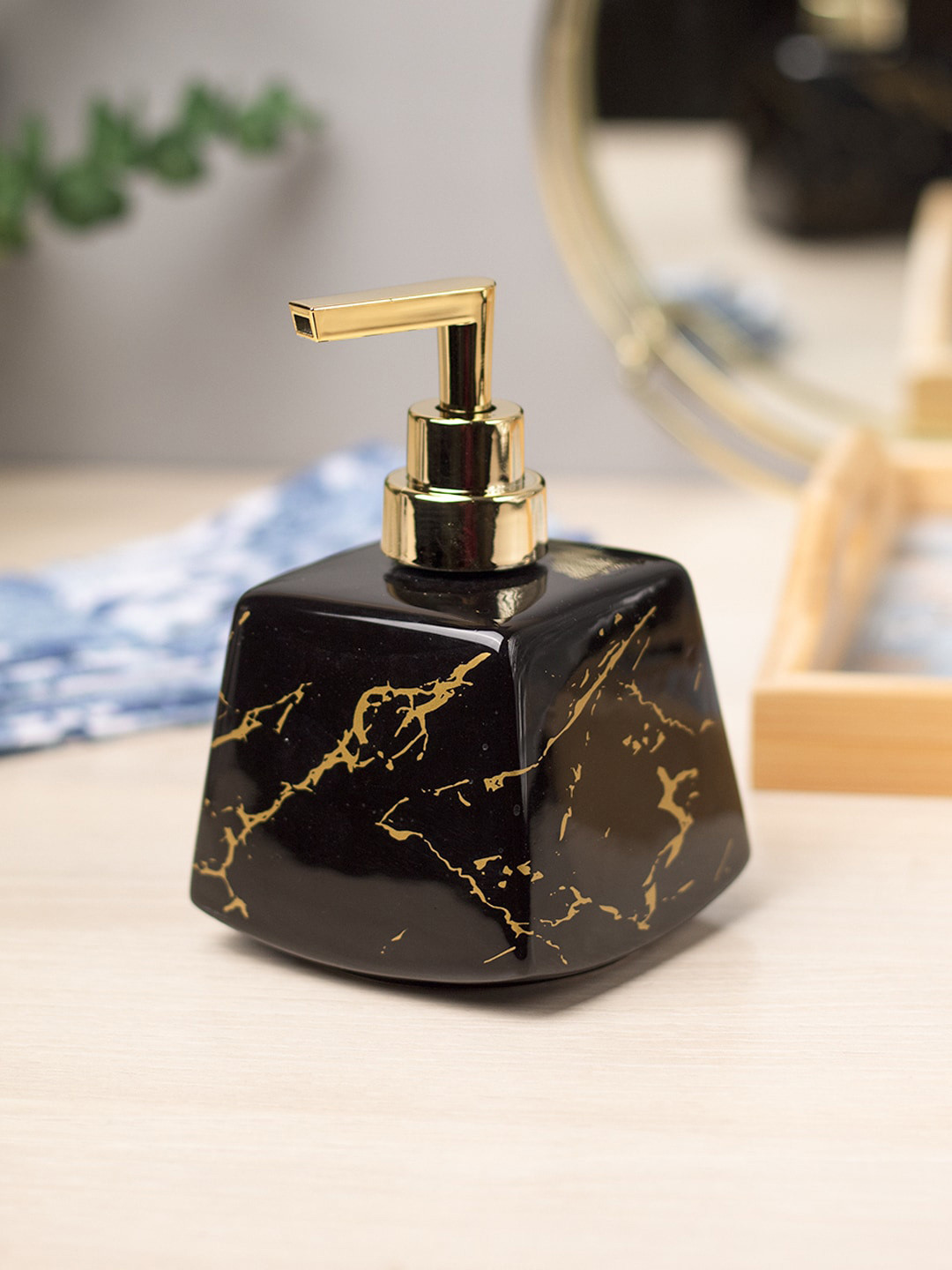 MARKET99 Black Ceramic Soap Dispenser