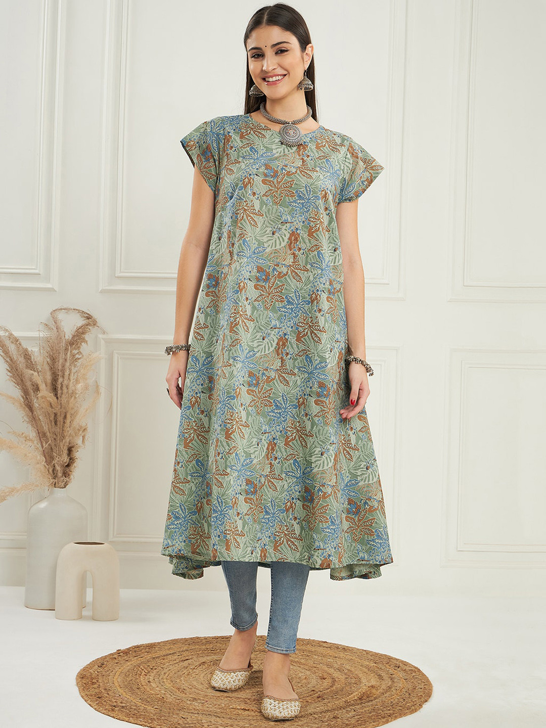 InWeave Green Paisley Printed Cap Sleeve Regular Kurta