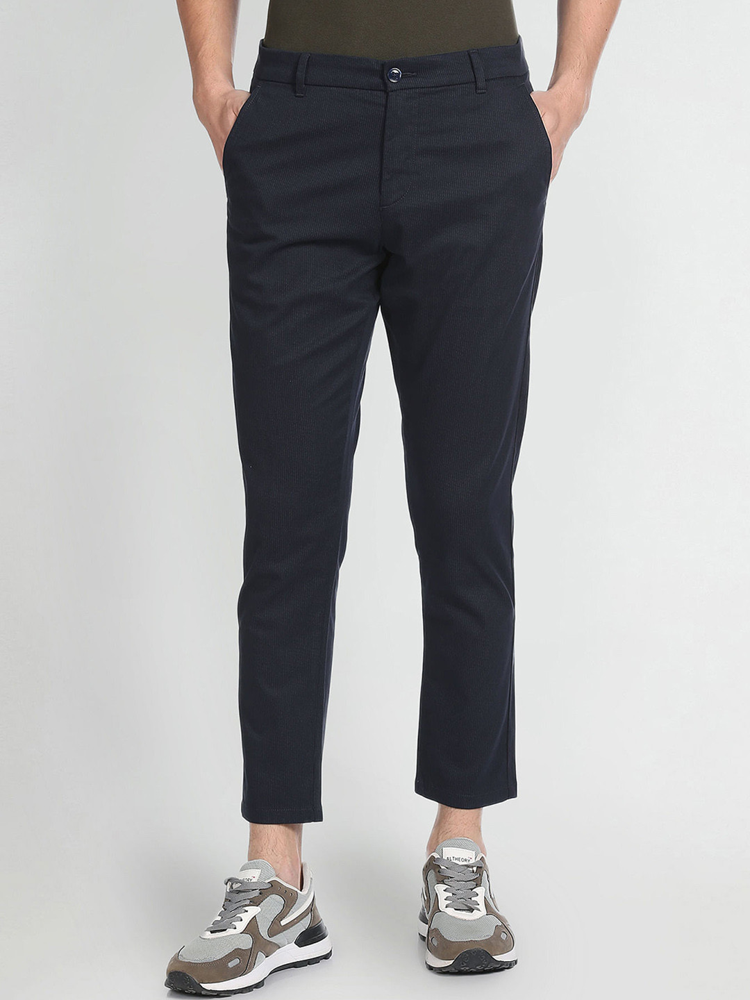 Arrow Sport Men Mid-Rise Cropped Trousers