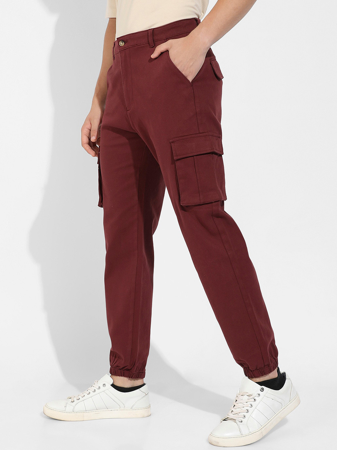 Campus Sutra Men Maroon Relaxed Easy Wash Cotton Cargos Trousers