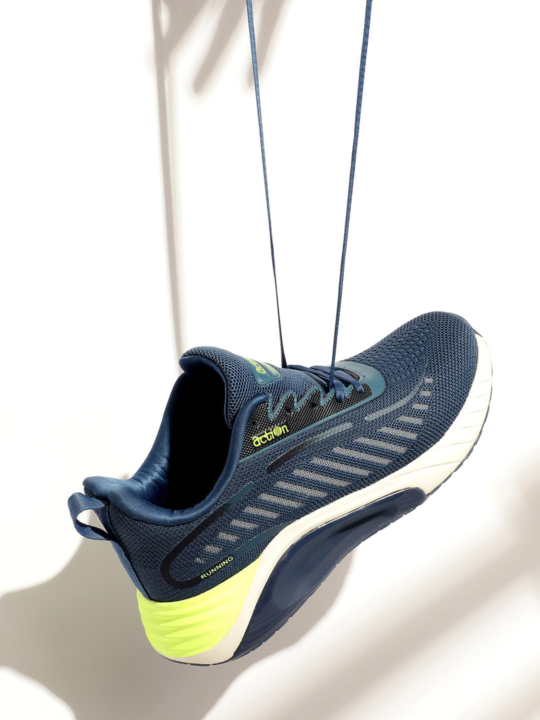 Action Men Textured Lightweight Comfort Insole Mesh Contrast Sole Sneakers