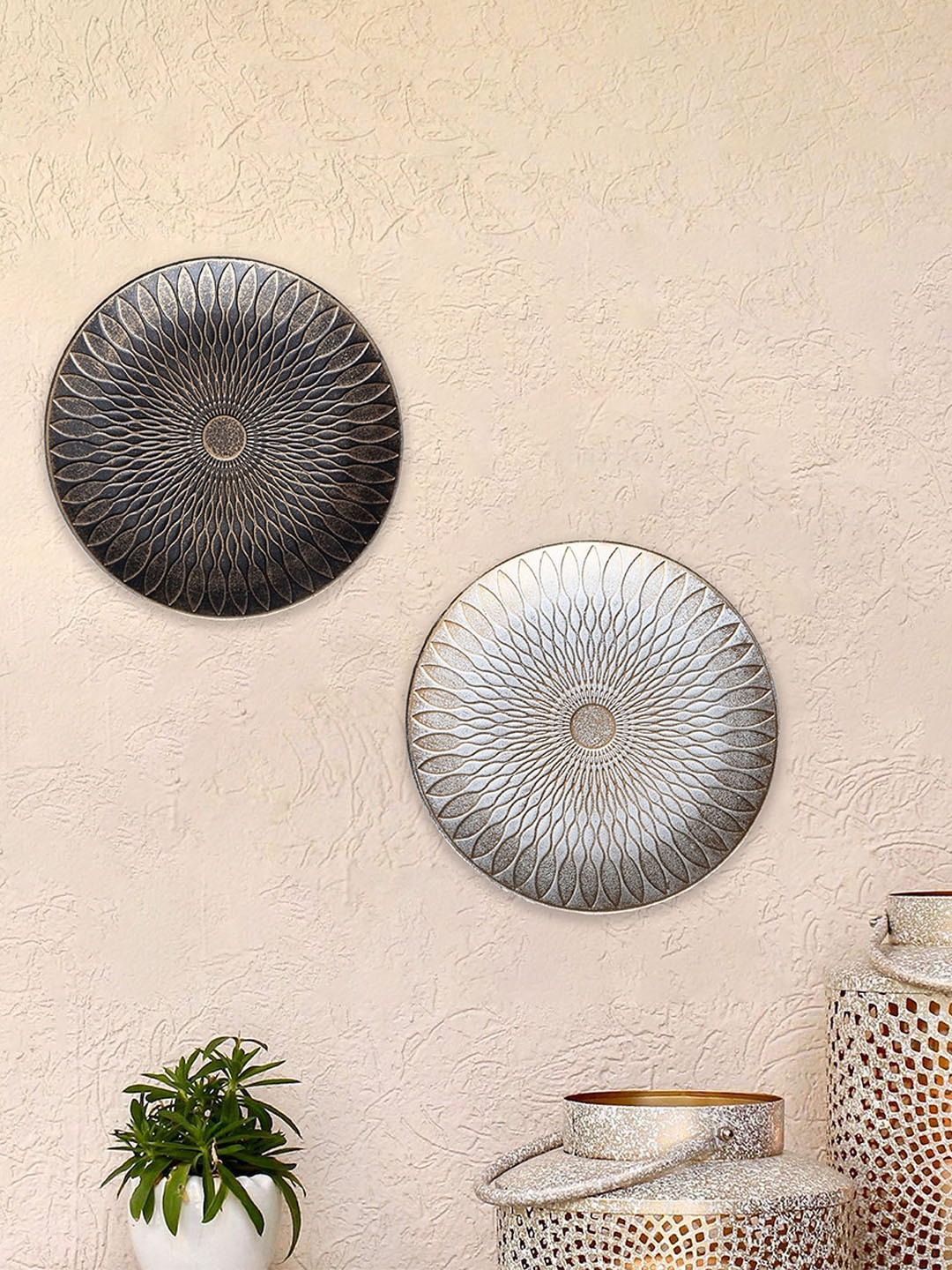 Art Street Decorative Wall Plate Wood Floral Glossy Hanging Hall 2Pcs Wall Plates-8In