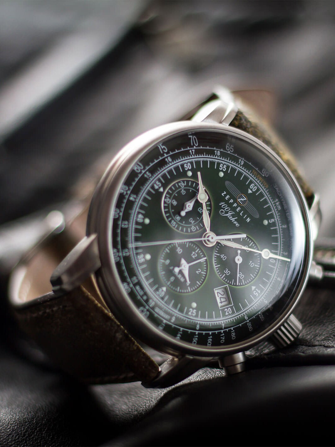 ZEPPELIN Men Round Dial & Green Leather Straps Analogue Watch 86804