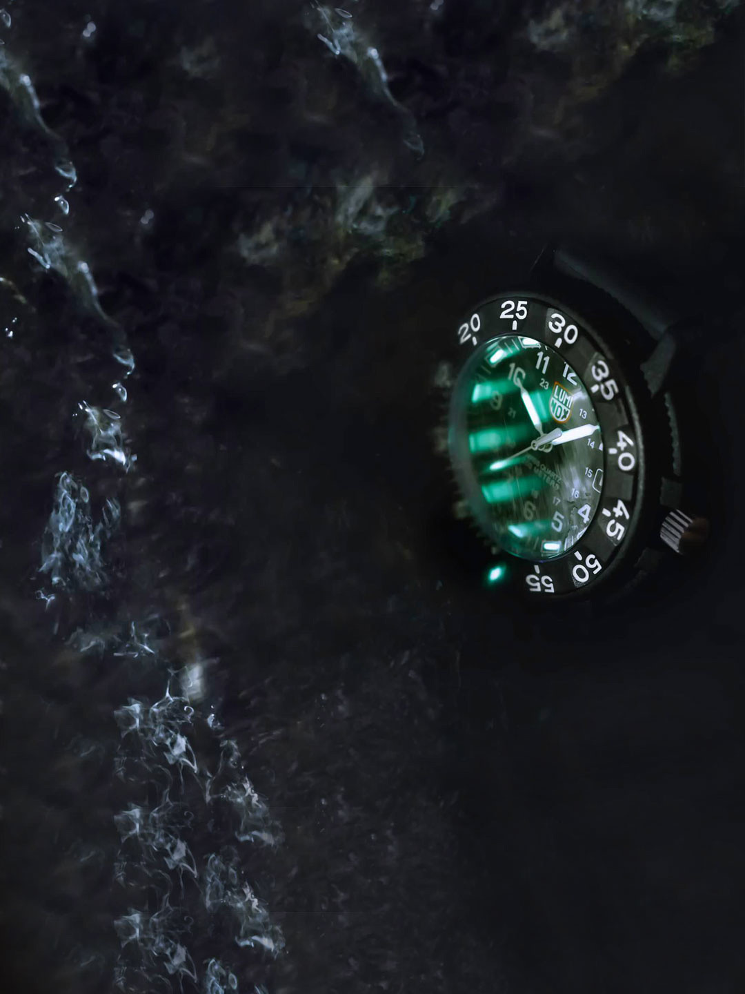 Luminox Men Round Analogue Watch XS.3001.F