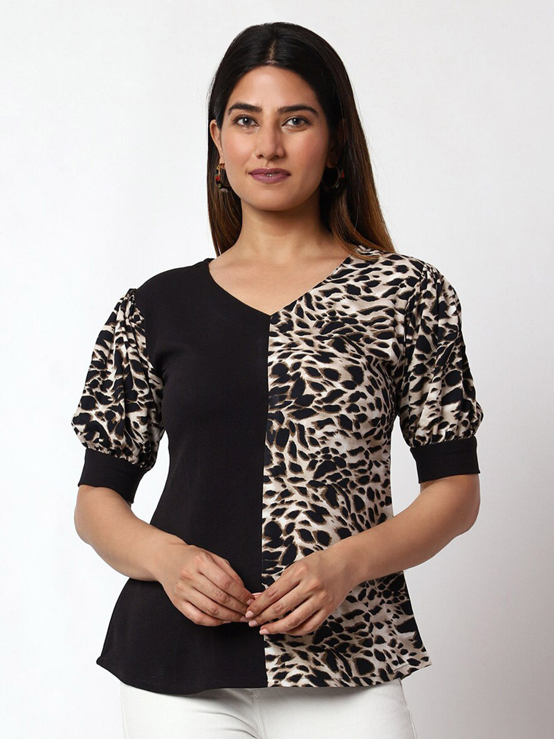 Prettify Animal Printed V-Neck Puff Sleeves Top