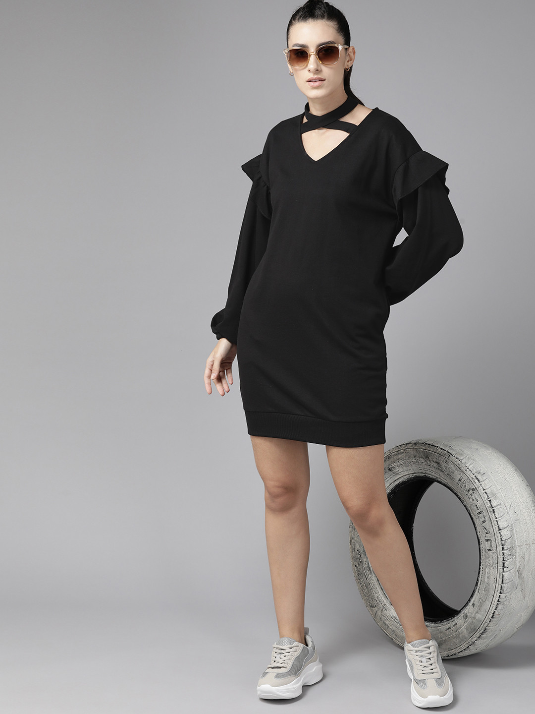 The Roadster Lifestyle Co. Stylised V-Neck Solid Puff Sleeves Jumper Dress