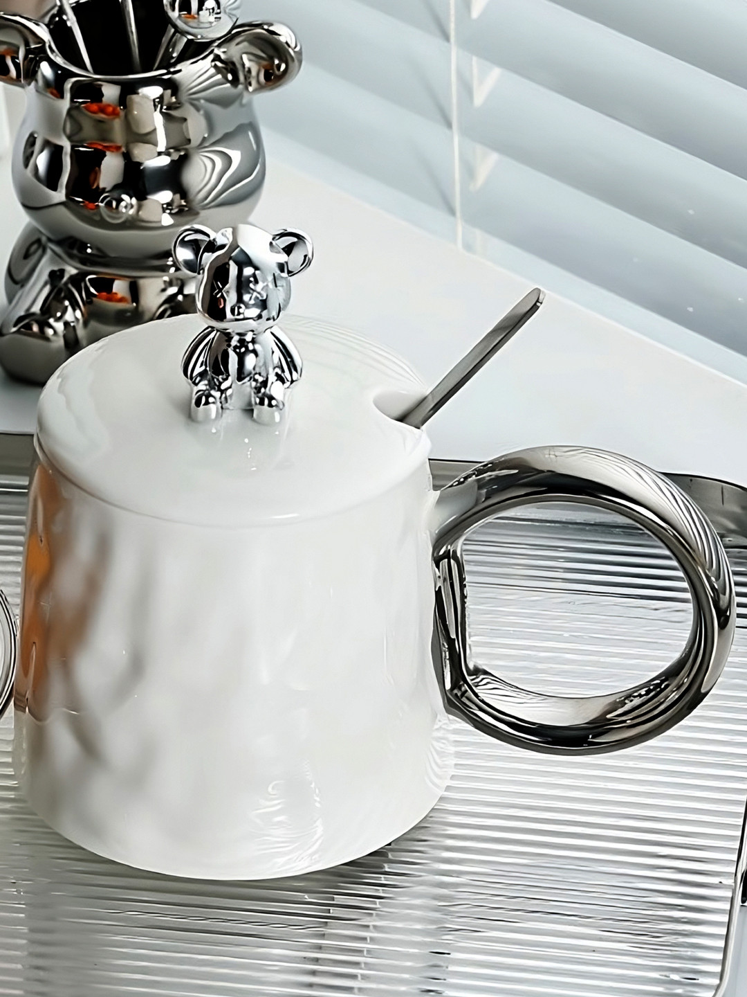 BonZeaL White Textured Ceramic Glossy Coffee Mug With Lid and Spoon - 300 ML