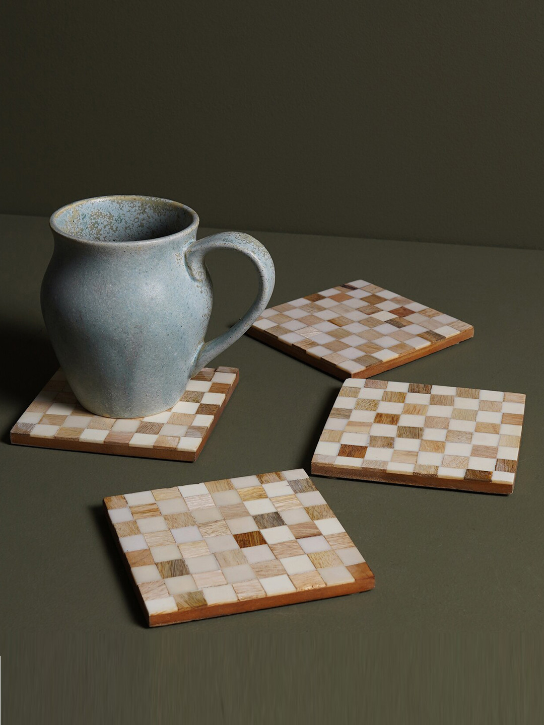 CASA DECOR Geometrix Brown & White 4-Pieces Checked Wooden Coasters