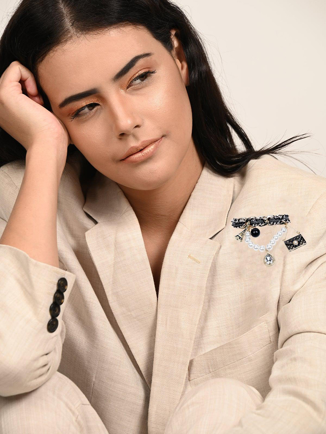 ODETTE Eiffel Tower Pearls Charm Brooch