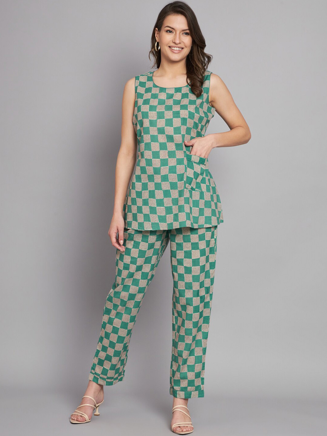 Vastralay Checked Pure Cotton Round-Neck Top With Pants