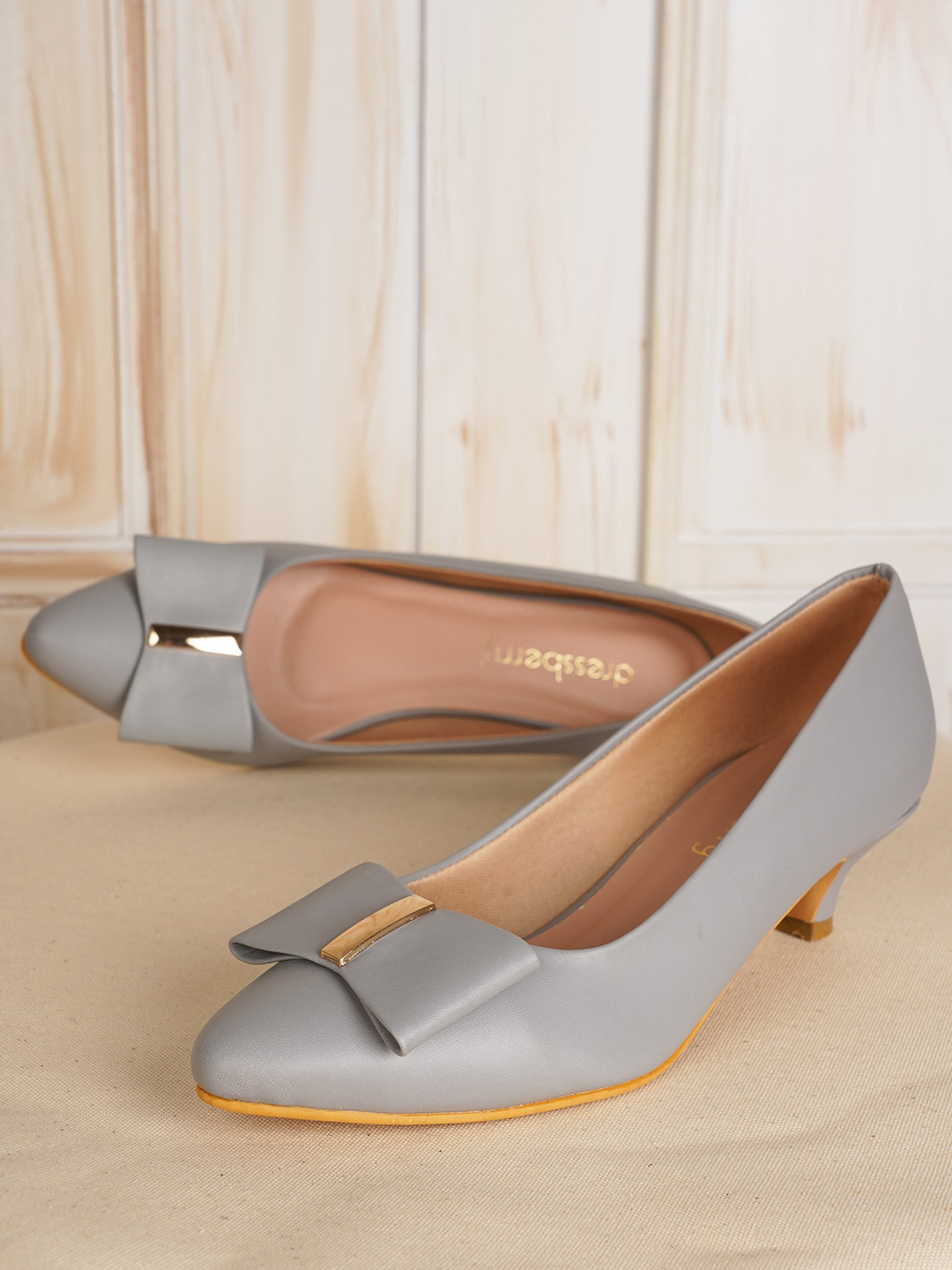 DressBerry Grey Pointed Toe Kitten Pumps with Bows