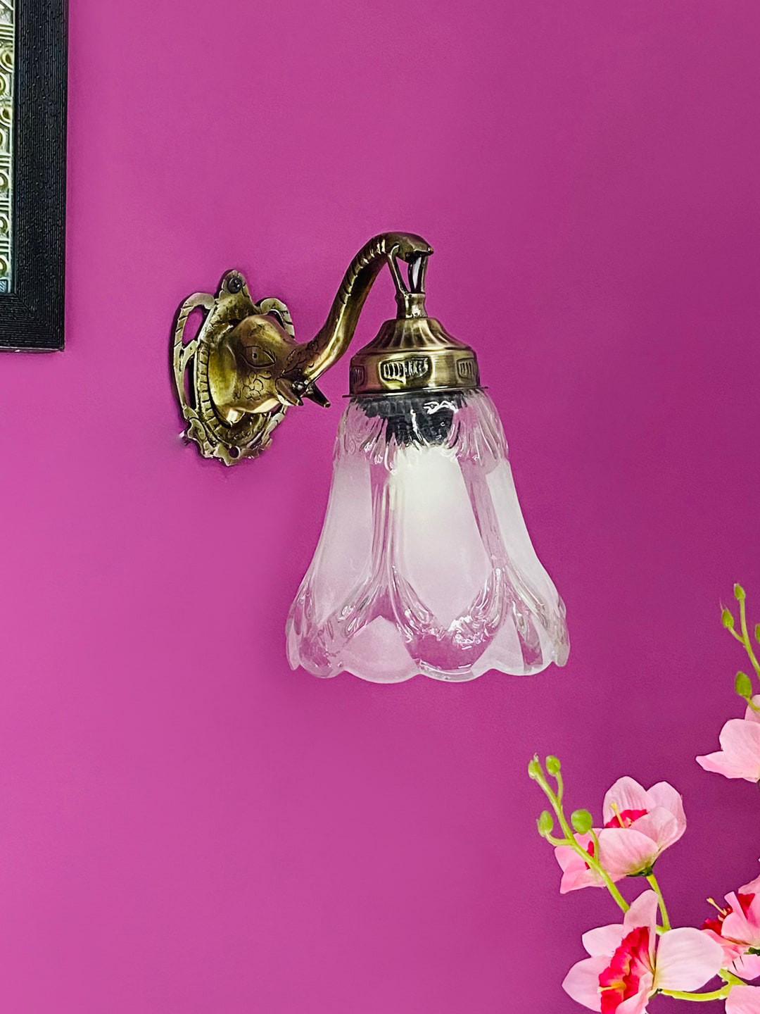 foziq Transparent & Gold Toned Textured Glass Wall Lamp