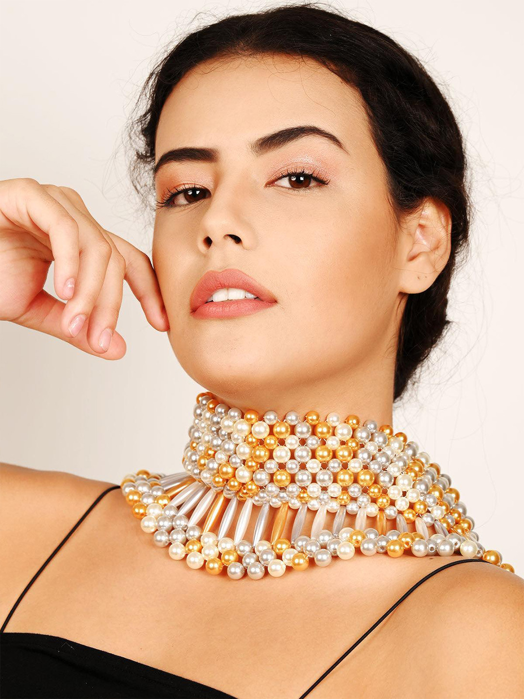 ODETTE Pearl Beaded Necklace
