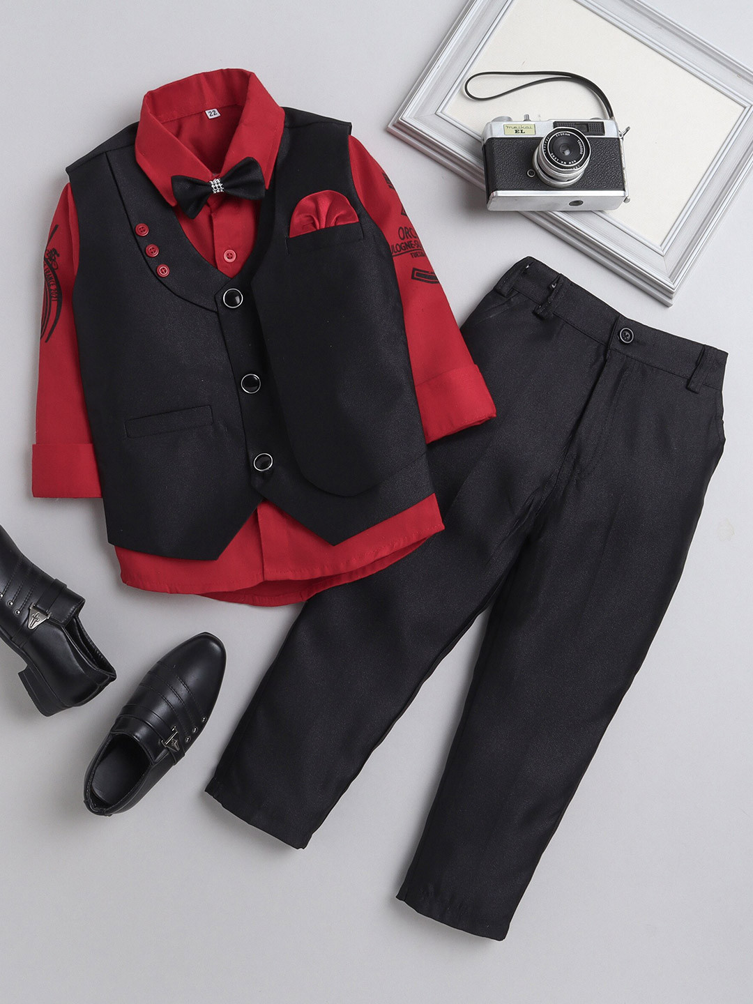 DKGF FASHION Boys  Self-Design Single Breasted Party 3-Piece Suits With Bow Tie