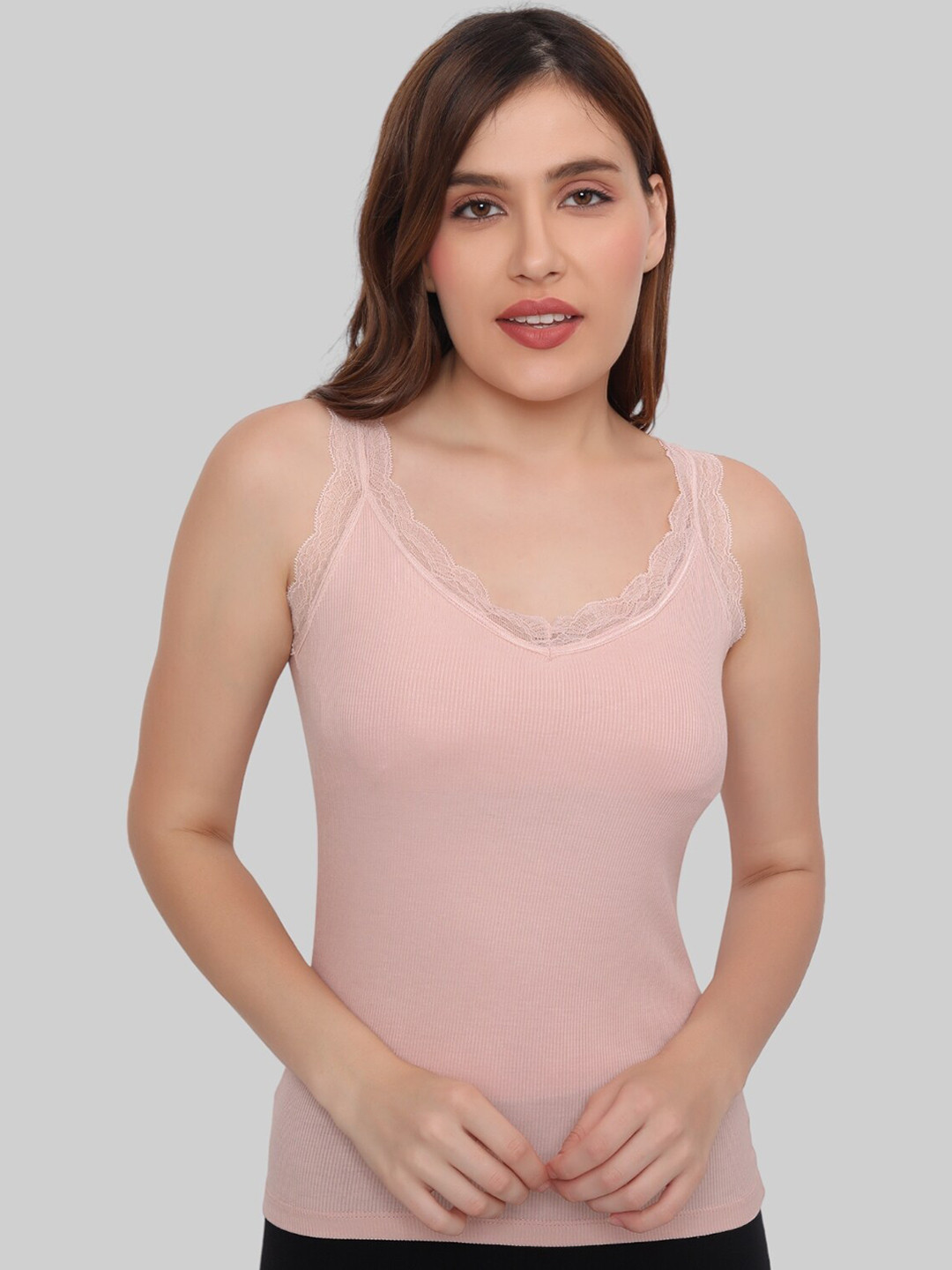 PLUMBURY Lightly Removable Padded Scoop Neck Camisoles