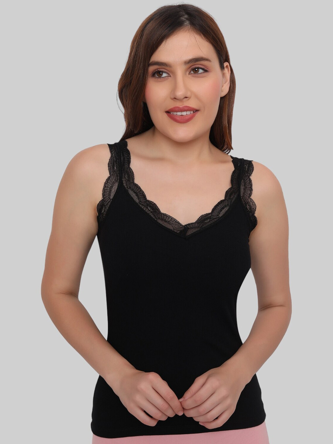 PLUMBURY Removable Padded Seamless Lace Trim Camisole