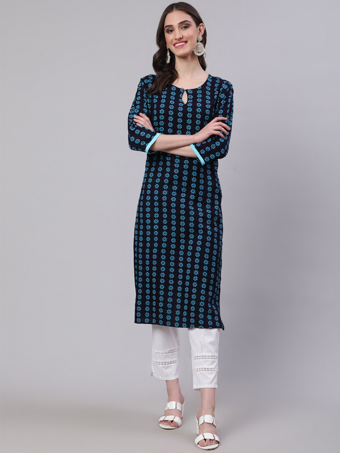 SAK JAIPUR  Floral Printed Round Neck Regular Kurta