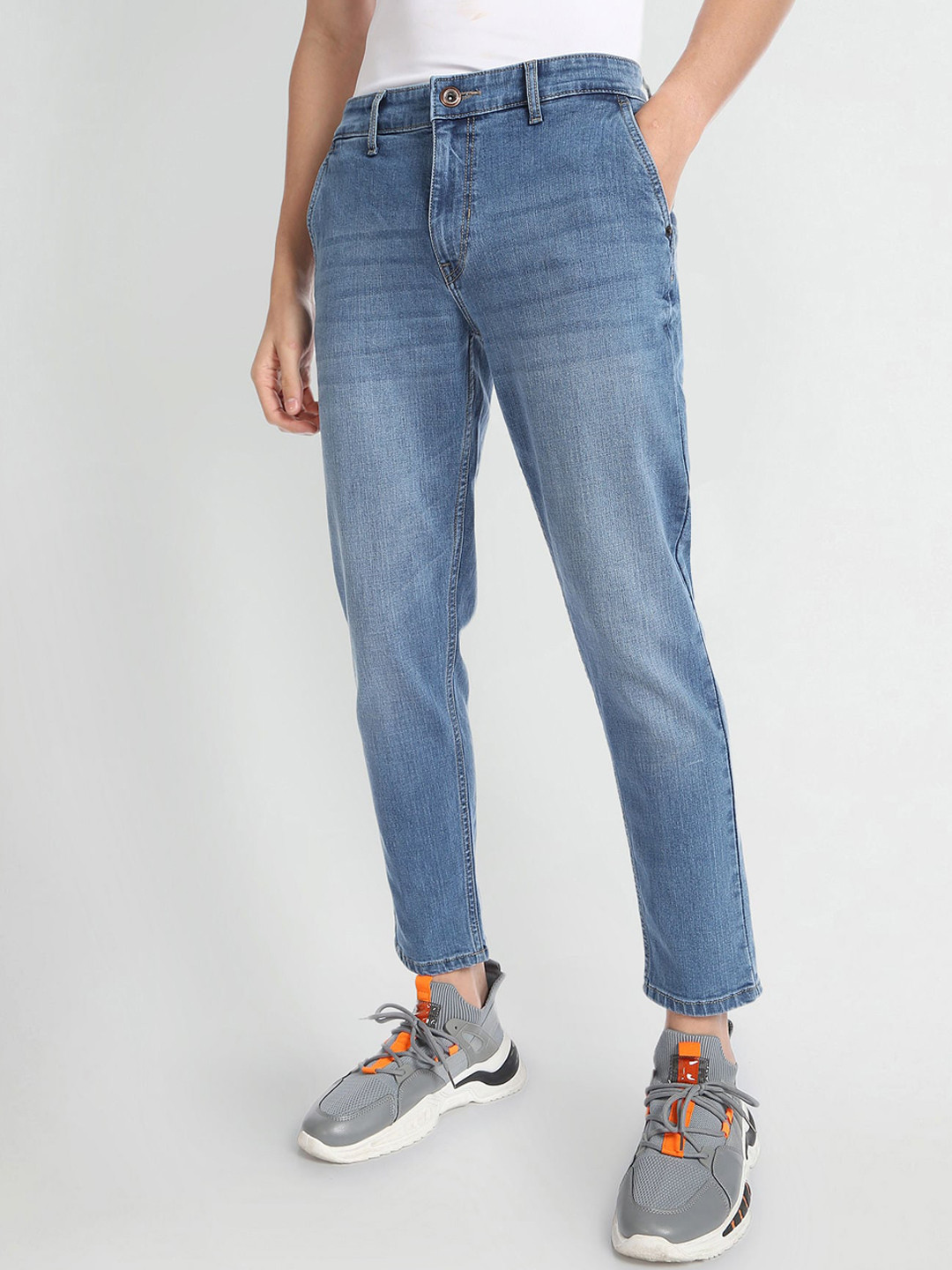 Flying Machine Men Tapered Fit Cleanlook Light Fade Stretchable Jeans