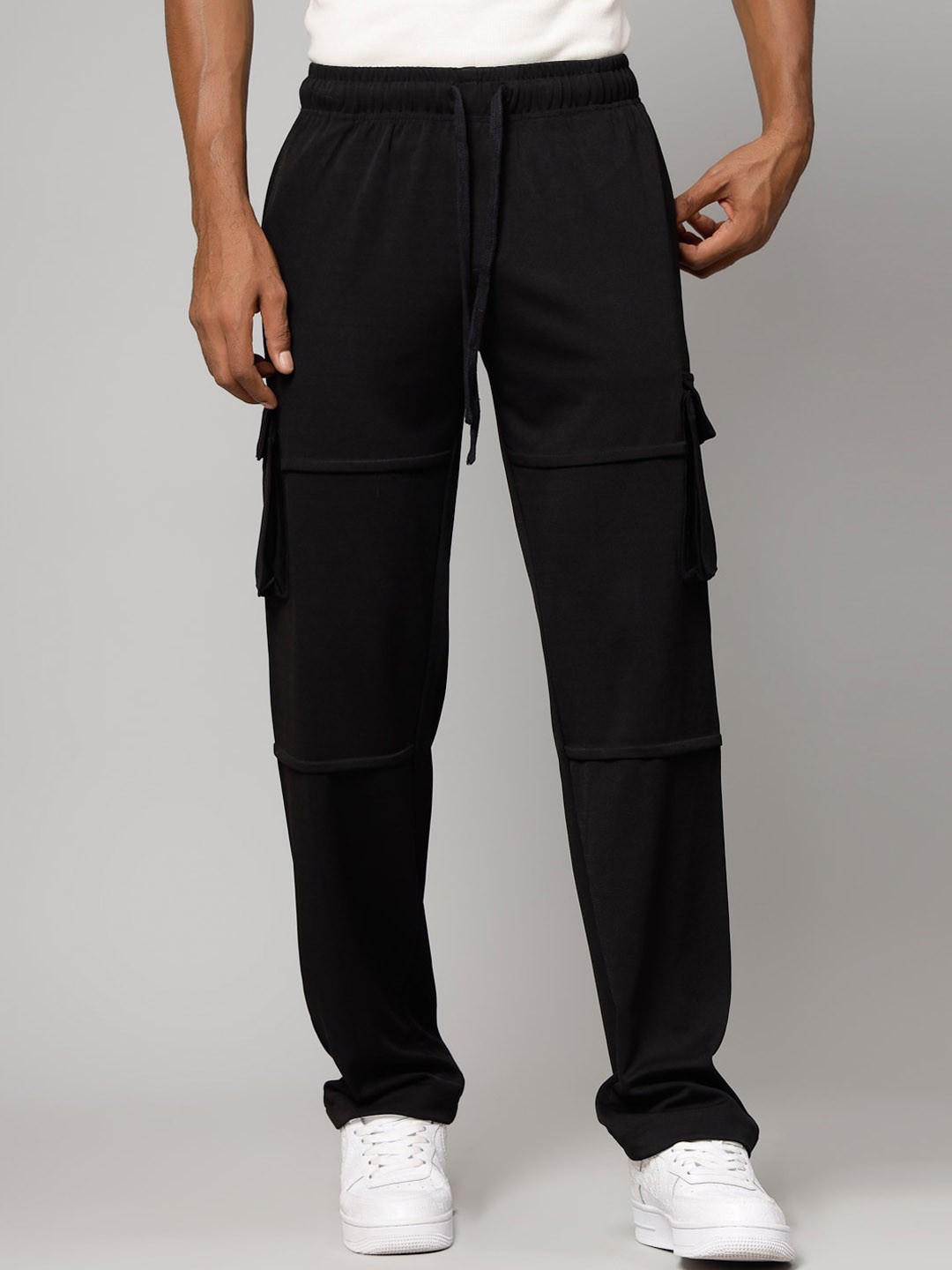 EVERDION Men Relaxed Straight Leg Straight Fit High-Rise Travel Features Cargos Trousers
