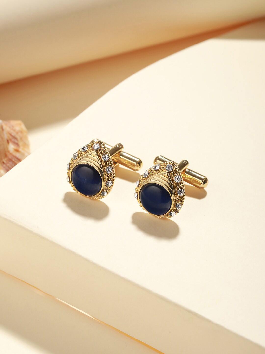Priyaasi Teardrop Gold-Plated Cufflink