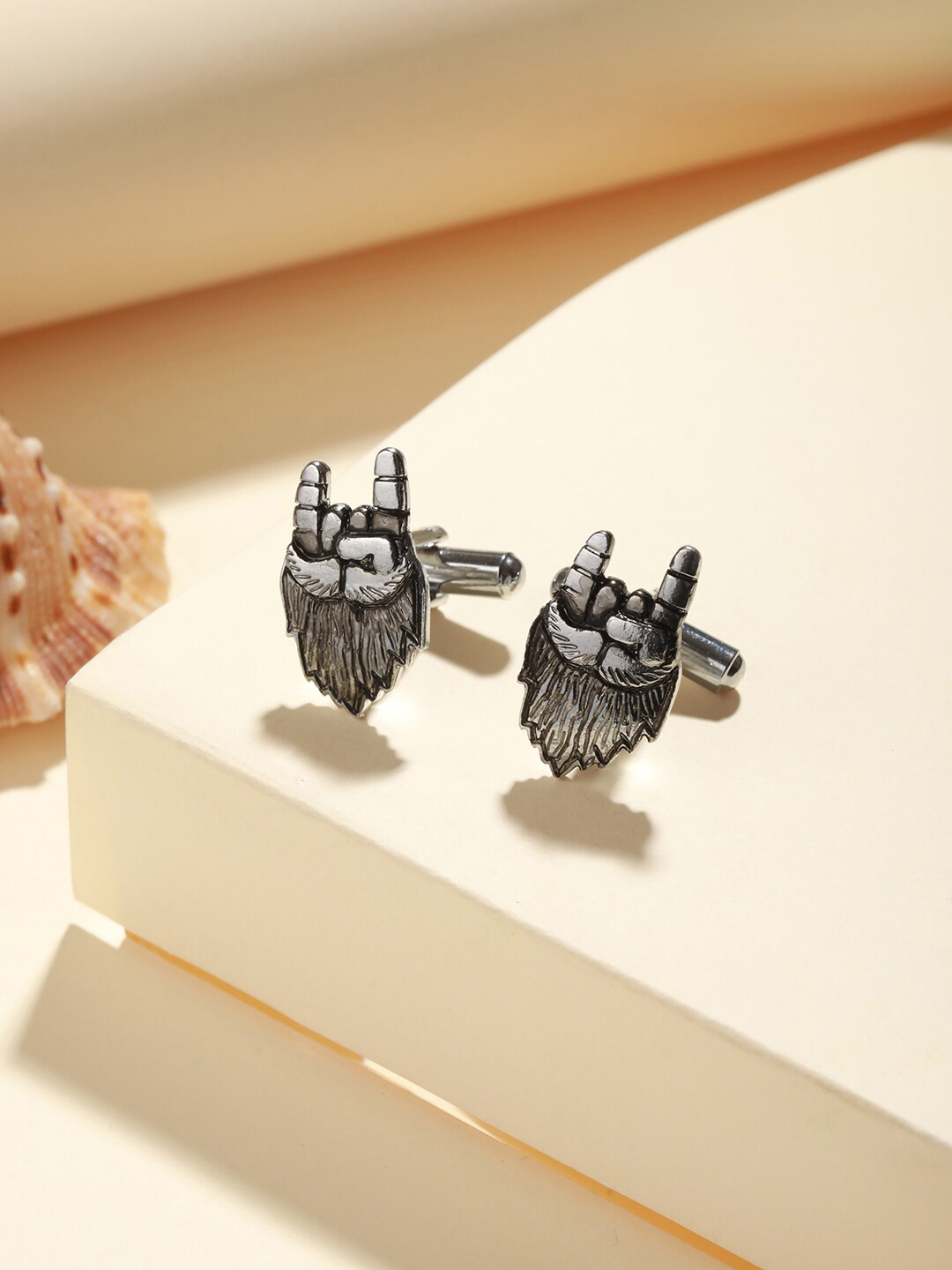 Priyaasi Silver-Plated Engraved Cufflink