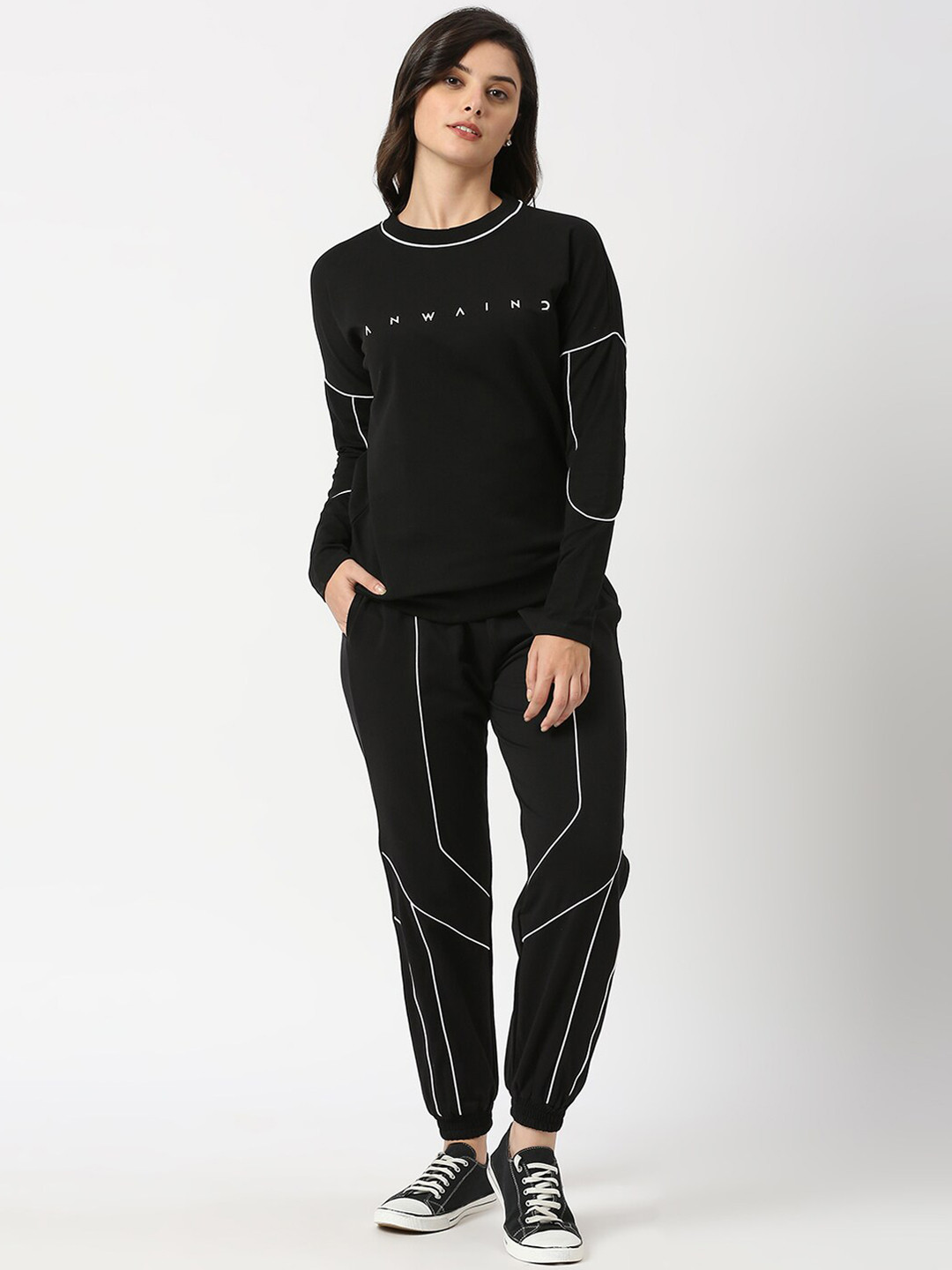 ANWAIND Black Round Neck Sweatshirt and Joggers Co-Ords