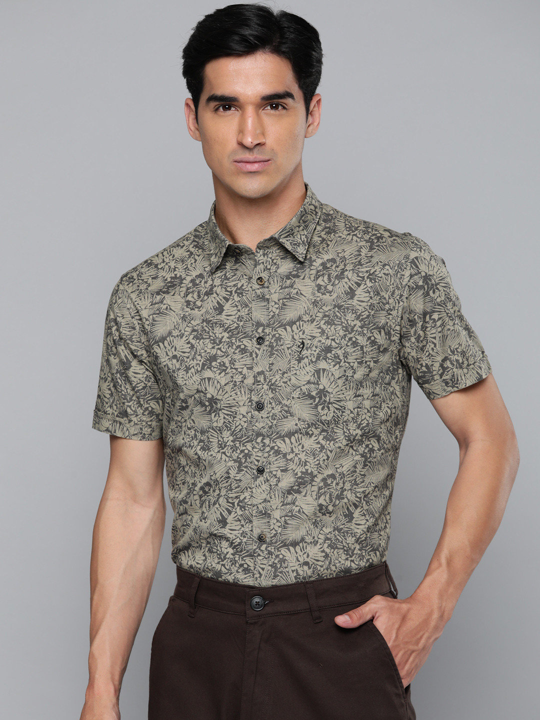 Indian Terrain Desert Rider Chiseled Slim Fit Floral Opaque Printed Cotton Casual Shirt