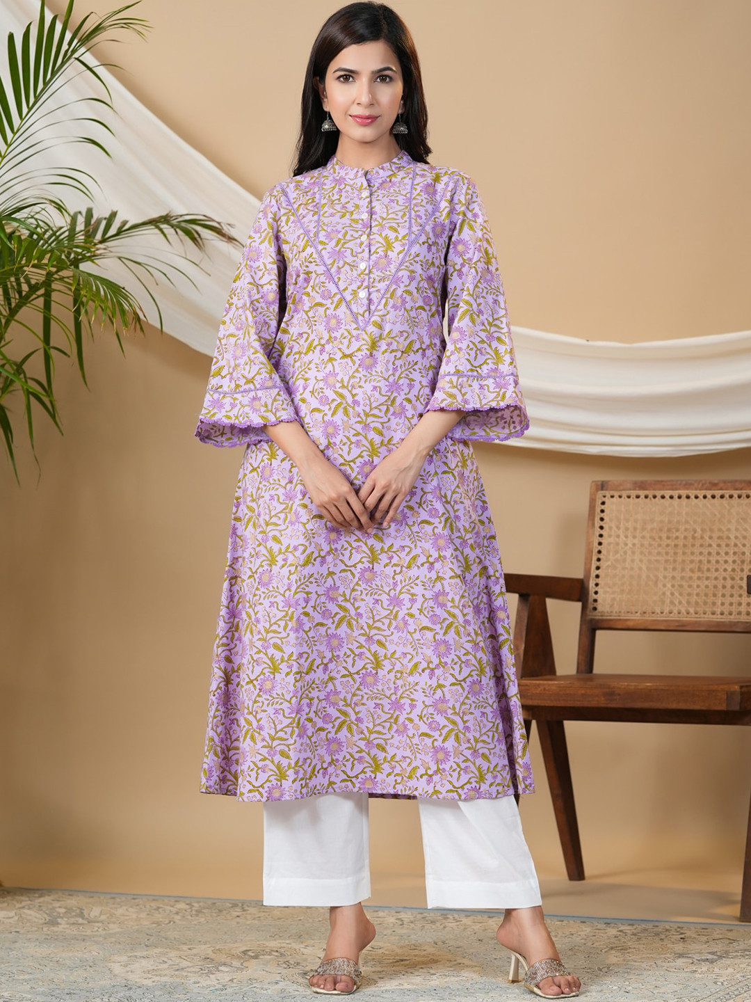 Adveta Floral Printed Flared Sleeves Mirror Work Kurta