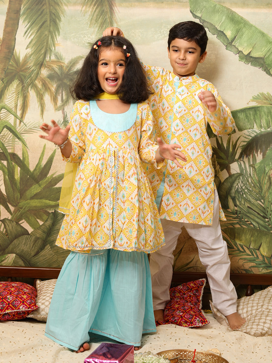 VASTRAMAY Boys Ikat Ethnic Motifs Printed Band Color Regular Kurta Set